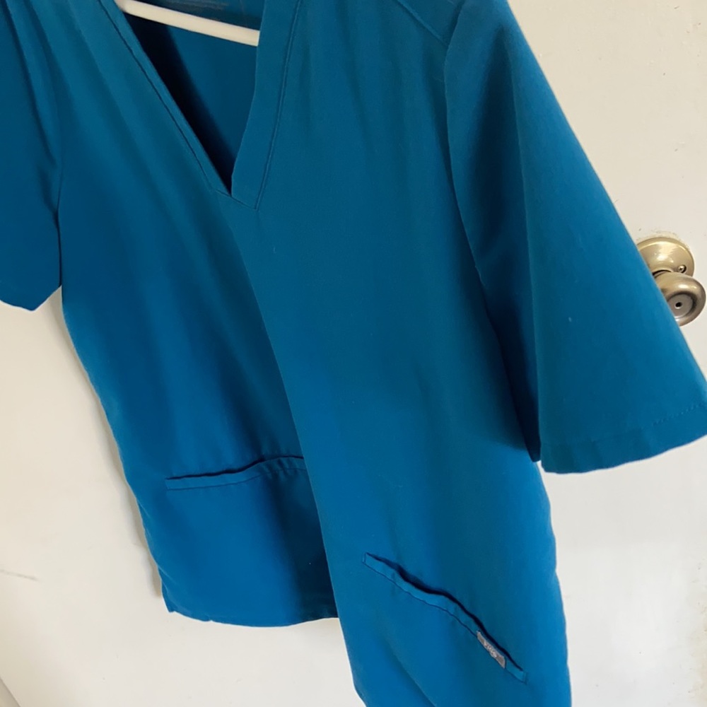 Caribbean Blue (Dark Teal) casma 2 pocket top